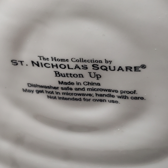 ST. NICHOLAS SQUARE *Button Up* Square Serving/Snack Plate (11") (REPLACEMENT) - Picture 5 of 5